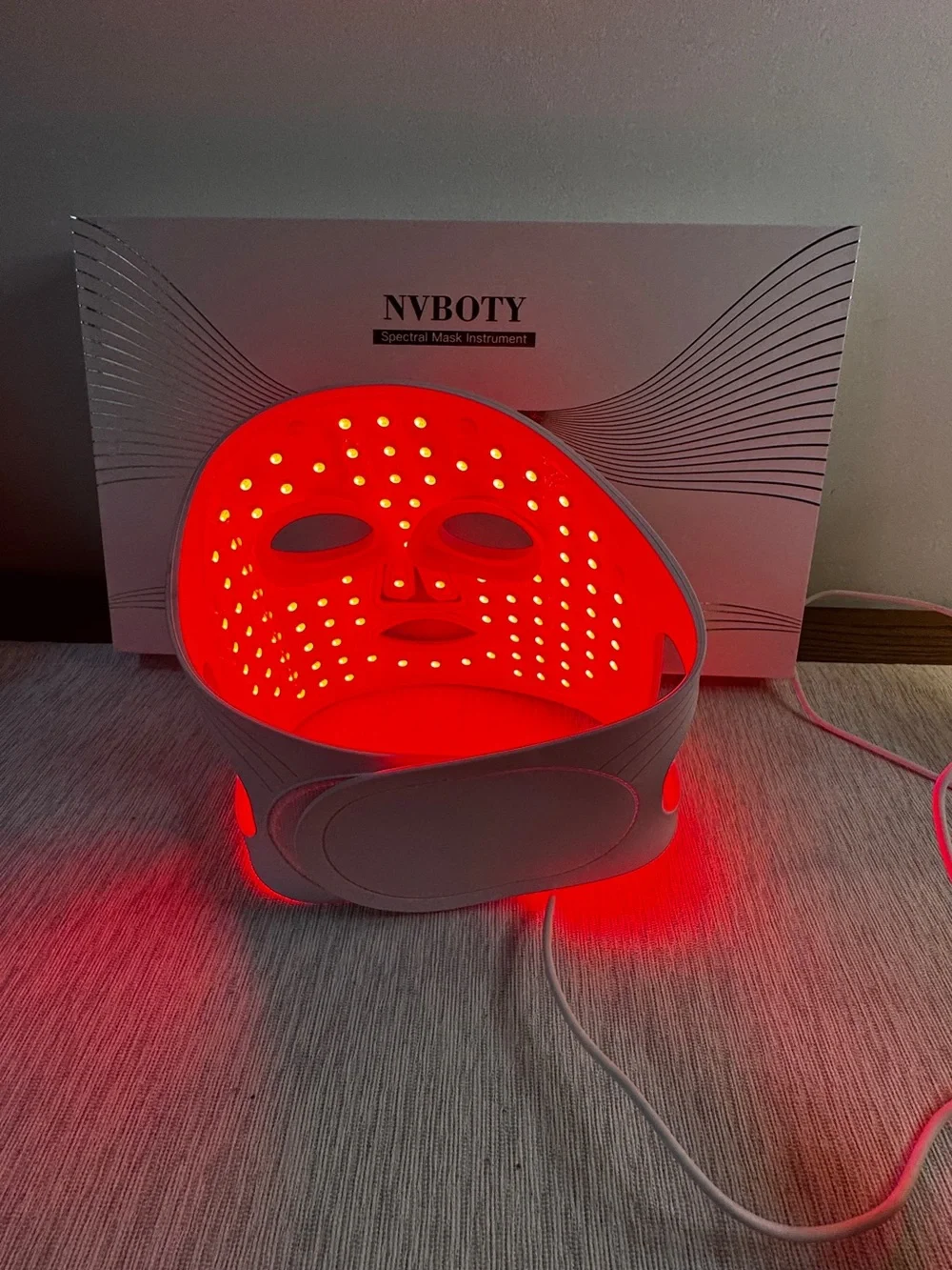 Red LED Facial Mask – Hands-Free Spectral Therapy